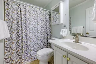 11 Erskine Dr, Venice, FL 34285 - Photo 12