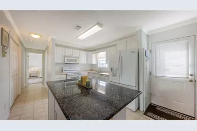 11 Erskine Drive, Venice, FL 34285 - Photo 16