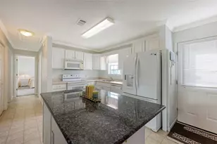 11 Erskine Dr, Venice, FL 34285 - Photo 16