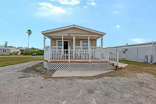 11 Erskine Dr, Venice, FL 34285 - Photo 2