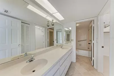 1505 Pelican Point Drive #271, Sarasota, FL 34231 - Photo 30