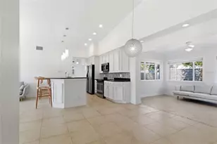 3317 Bougainvillea St, Sarasota, FL 34239 - Photo 16