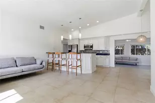 3317 Bougainvillea St, Sarasota, FL 34239 - Photo 6