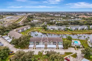 414 Laurel Lake Dr, Venice, FL 34292 - Photo 2