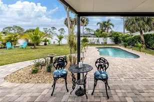 825 Nokomis Ave S, Venice, FL 34285 - Photo 22