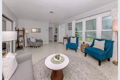 825 Nokomis Avenue S, Venice, FL 34285 - Photo 8