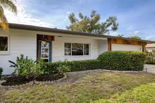 2242 Sunnyside Ln, Sarasota, FL 34239 - Photo 4