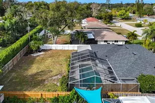 2242 Sunnyside Ln, Sarasota, FL 34239 - Photo 44