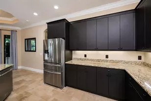 612 Barcelona Ave, Venice, FL 34285 - Photo 8