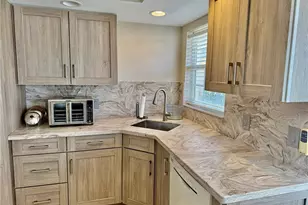 714 Harrington Lake Dr S, Venice, FL 34293 - Photo 8