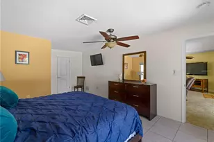 424 Baycrest Dr, Venice, FL 34285 - Photo 18