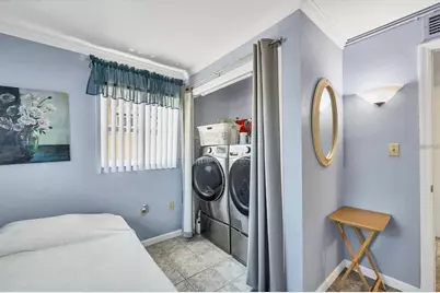 460 Base Avenue E #113, Venice, FL 34285 - Photo 4