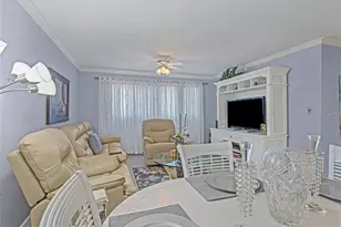 460 Base Ave E, Venice, FL 34285 - Photo 12