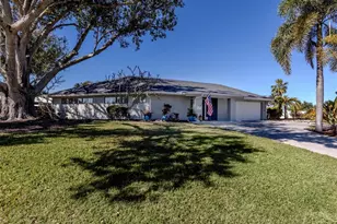 1243 Pine Needle Rd, Venice, FL 34285 - Photo 2