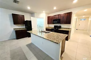 12021 Gillingham Harbor Ln, Gibsonton, FL 33534 - Photo 4