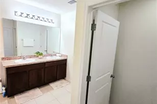 12021 Gillingham Harbor Ln, Gibsonton, FL 33534 - Photo 38