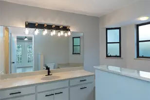 593 S Moon Dr, Venice, FL 34292 - Photo 26