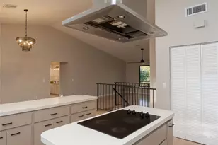 593 S Moon Dr, Venice, FL 34292 - Photo 16