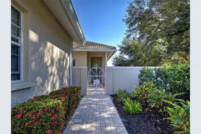 1275 Berkshire Circle, Venice, FL 34292 - Photo 4