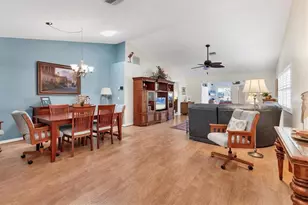 1823 Ashley Dr, Venice, FL 34292 - Photo 4