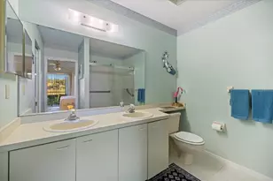 880 Bird Bay Dr W, Venice, FL 34285 - Photo 26