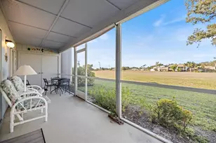 880 Bird Bay Dr W, Venice, FL 34285 - Photo 16