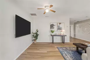 930 Royal Rd, Venice, FL 34293 - Photo 4