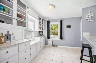 1919 12th Ave W, Bradenton, FL 34205 - Photo 10