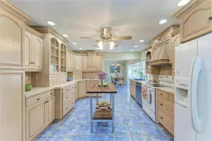 612 Bayshore Rd, Nokomis, FL 34275 - Photo 12