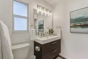 2532 Siesta Dr, Sarasota, FL 34239 - Photo 30