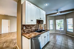 4024 Landor Ct, Venice, FL 34293 - Photo 12