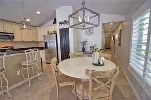 12444 Shimmering Oak Cir, Venice, FL 34293 - Photo 6