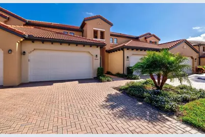 23516 Awabuki Drive #201, Venice, FL 34293 - Photo 2