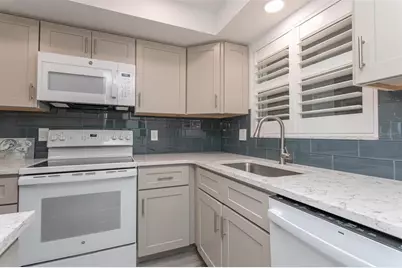 633 Alhambra Road #305, Venice, FL 34285 - Photo 16