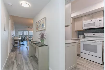 633 Alhambra Road #305, Venice, FL 34285 - Photo 12