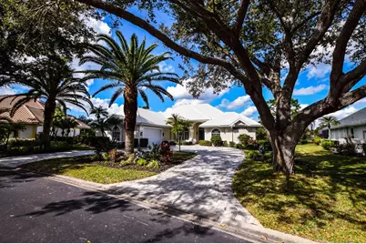 429 Tremingham Way, Venice, FL 34293 - Photo 2