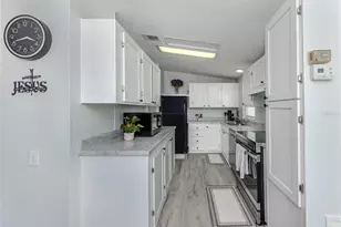 270 Captains Ct, North Port, FL 34287 - Photo 16