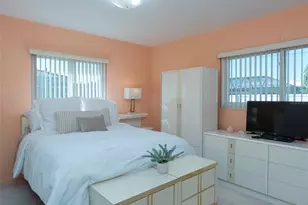 2622 Bigelow Dr, Sarasota, FL 34239 - Photo 22