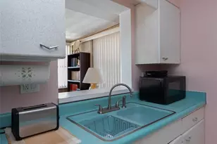 2622 Bigelow Dr, Sarasota, FL 34239 - Photo 16