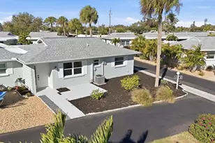 1023 Beach Manor Cir, Venice, FL 34285 - Photo 4