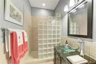 3907 Alamanda Dr, Sarasota, FL 34238 - Photo 30