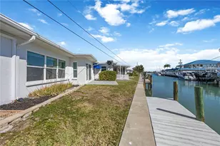 825 White Cap Cir, Venice, FL 34285 - Photo 2