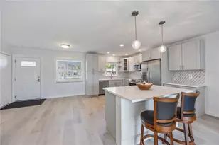 825 White Cap Cir, Venice, FL 34285 - Photo 14