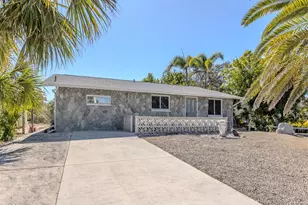 325 Palmetto Rd W, Nokomis, FL 34275 - Photo 2