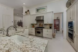 300 Stone Briar Creek Dr, Venice, FL 34292 - Photo 10