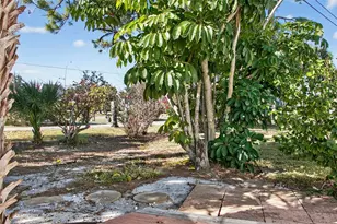 703 S Green Cir, Venice, FL 34285 - Photo 34