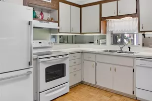 703 S Green Cir, Venice, FL 34285 - Photo 24