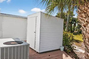 703 S Green Cir, Venice, FL 34285 - Photo 32