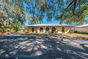 510 Villa Park Dr, Nokomis, FL 34275 - Photo 2