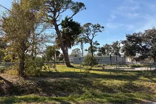 1431 Colonia Ln E, Nokomis, FL 34275 - Photo 2